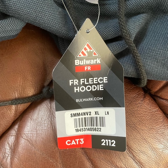 Brand new, worn 6 hours maybe Bulwark fire resistant fleece hoodie navy color - Picture 5 of 5